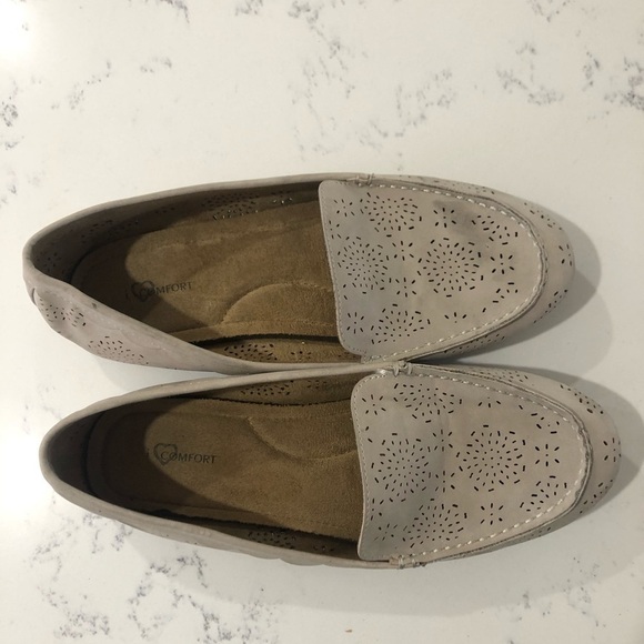 I❤️COMFORT flats color: Cream Size:9 comfortable - Picture 2 of 15
